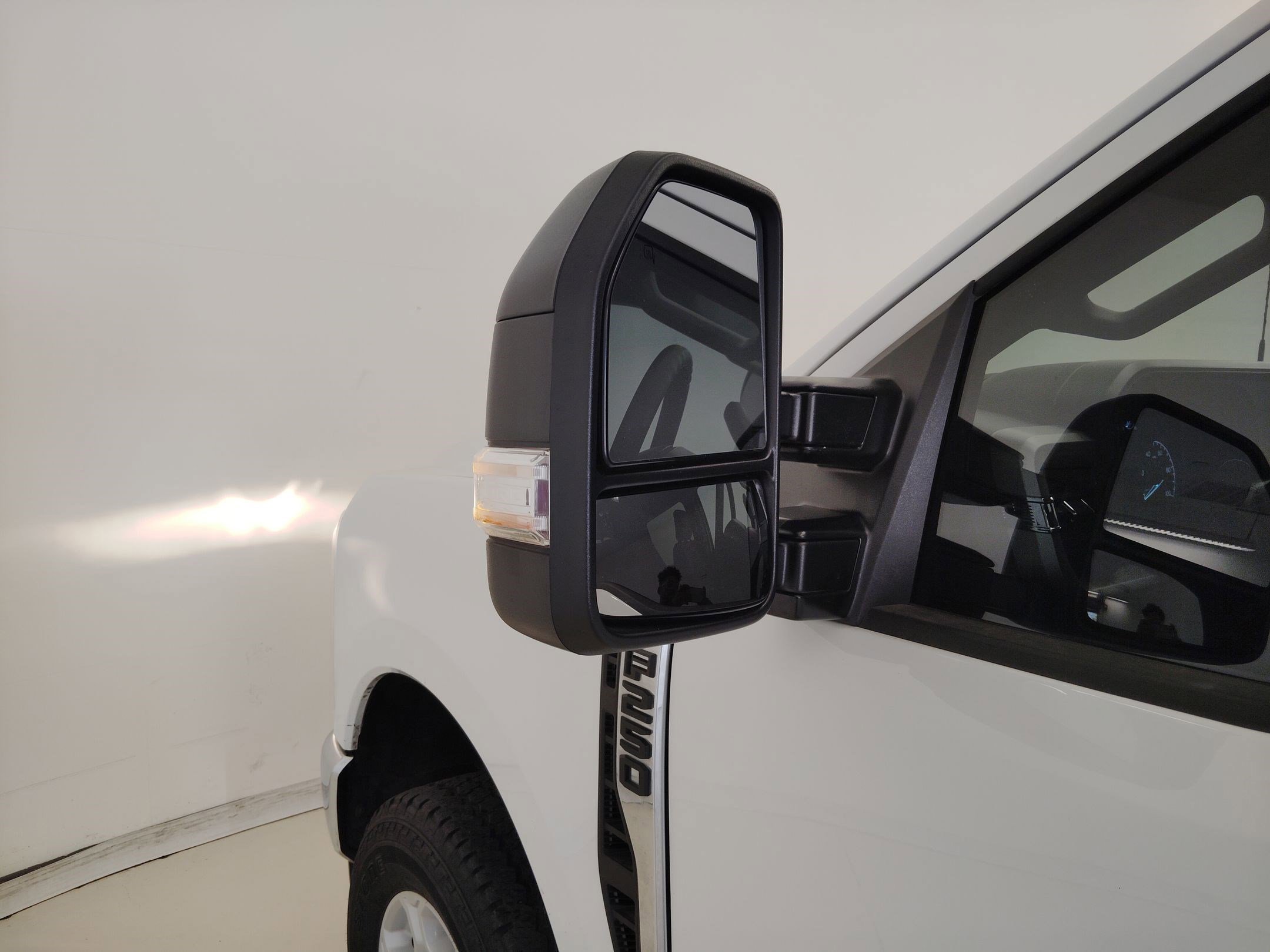 Certified 2025 Ford F250 XLT w/ FX4 Off-Road Package image 21