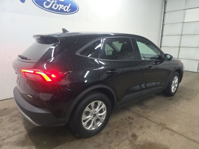 Certified 2025 Ford Escape Active AWD/4WD image 9