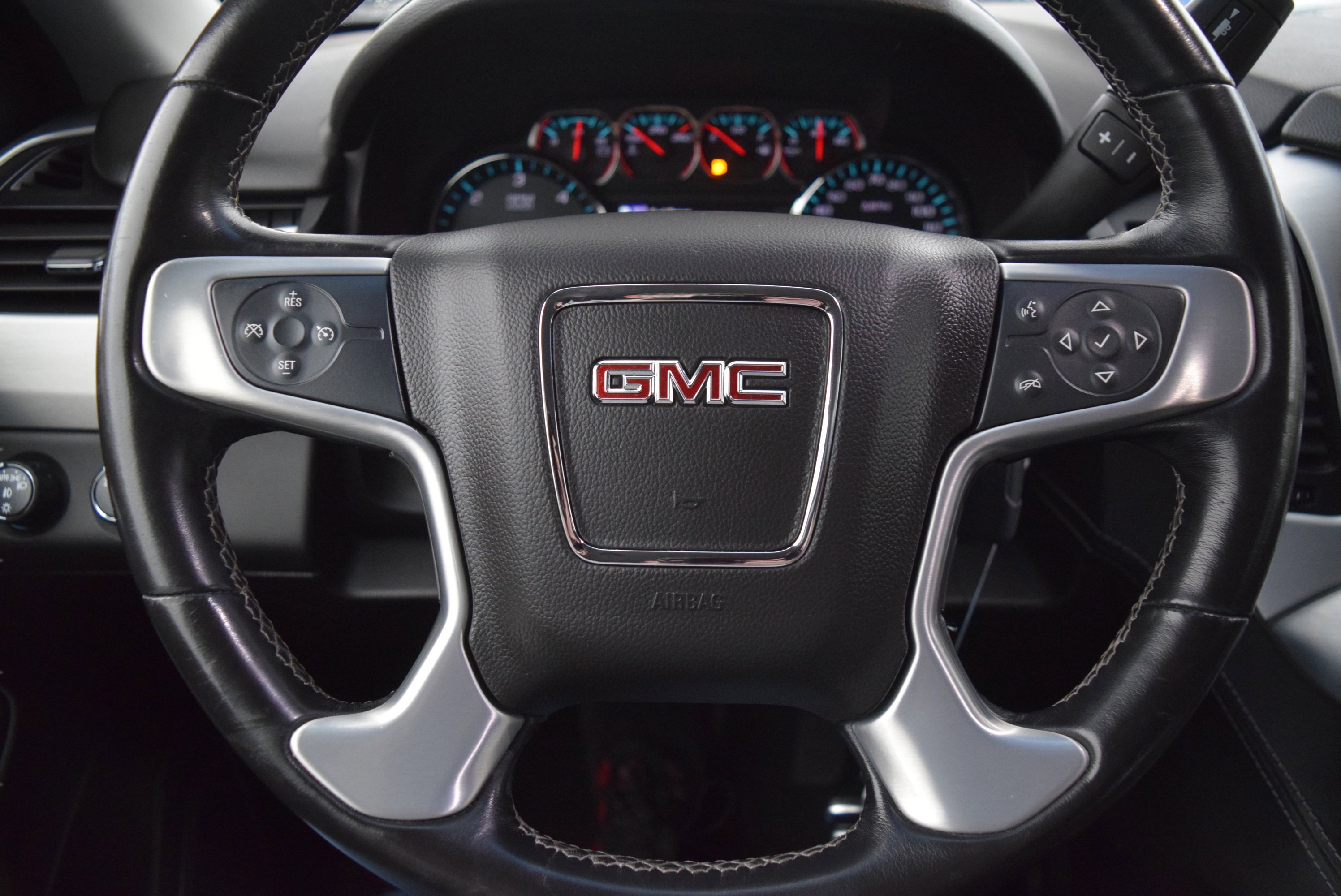 Used 2019 GMC Yukon XL SLE w/ SLE Value Package AWD/4WD image 13