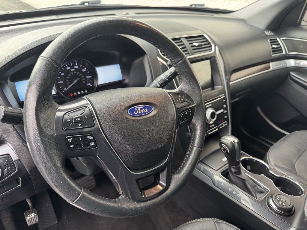 Certified 2018 Ford Explorer Limited w/ Equipment Group 301A image 35