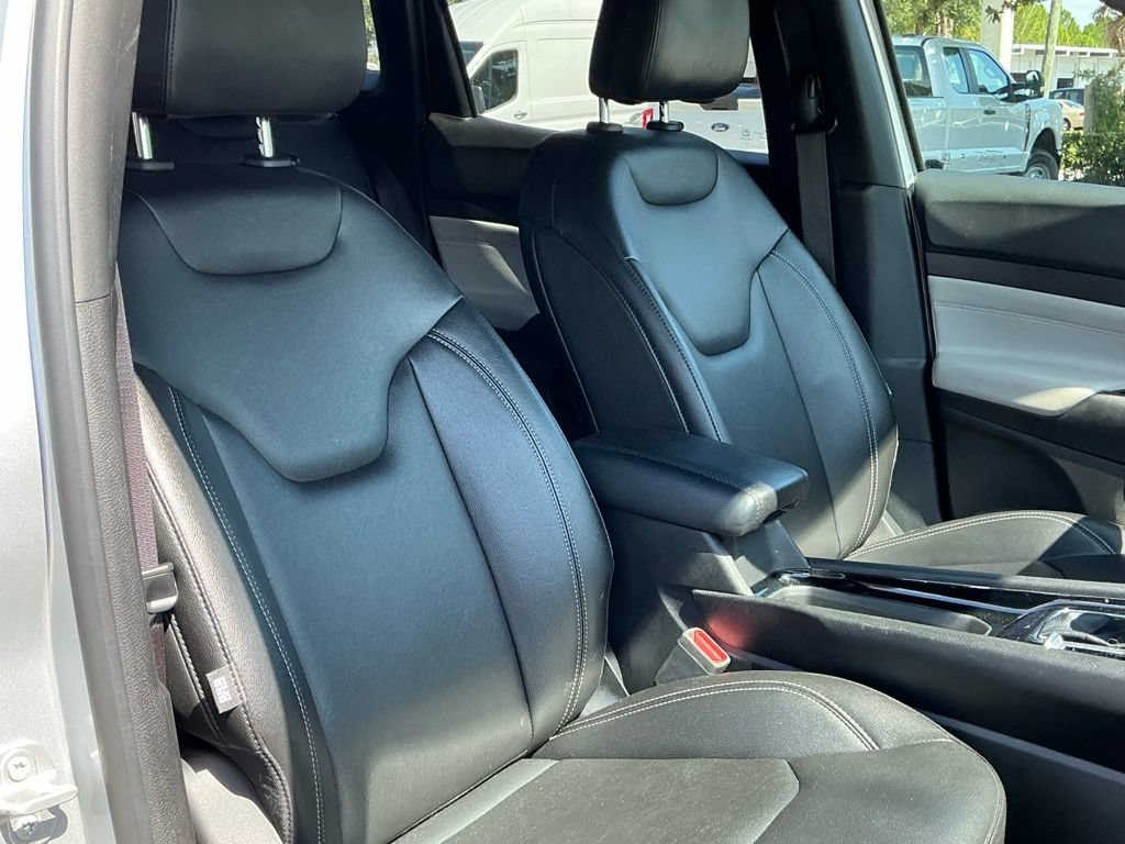 Used 2025 Jeep Compass Limited AWD/4WD image 18