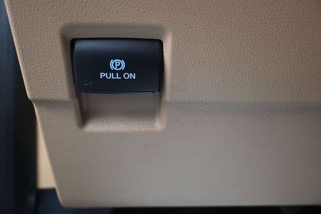 Certified 2025 Ford F250 XLT AWD/4WD image 9