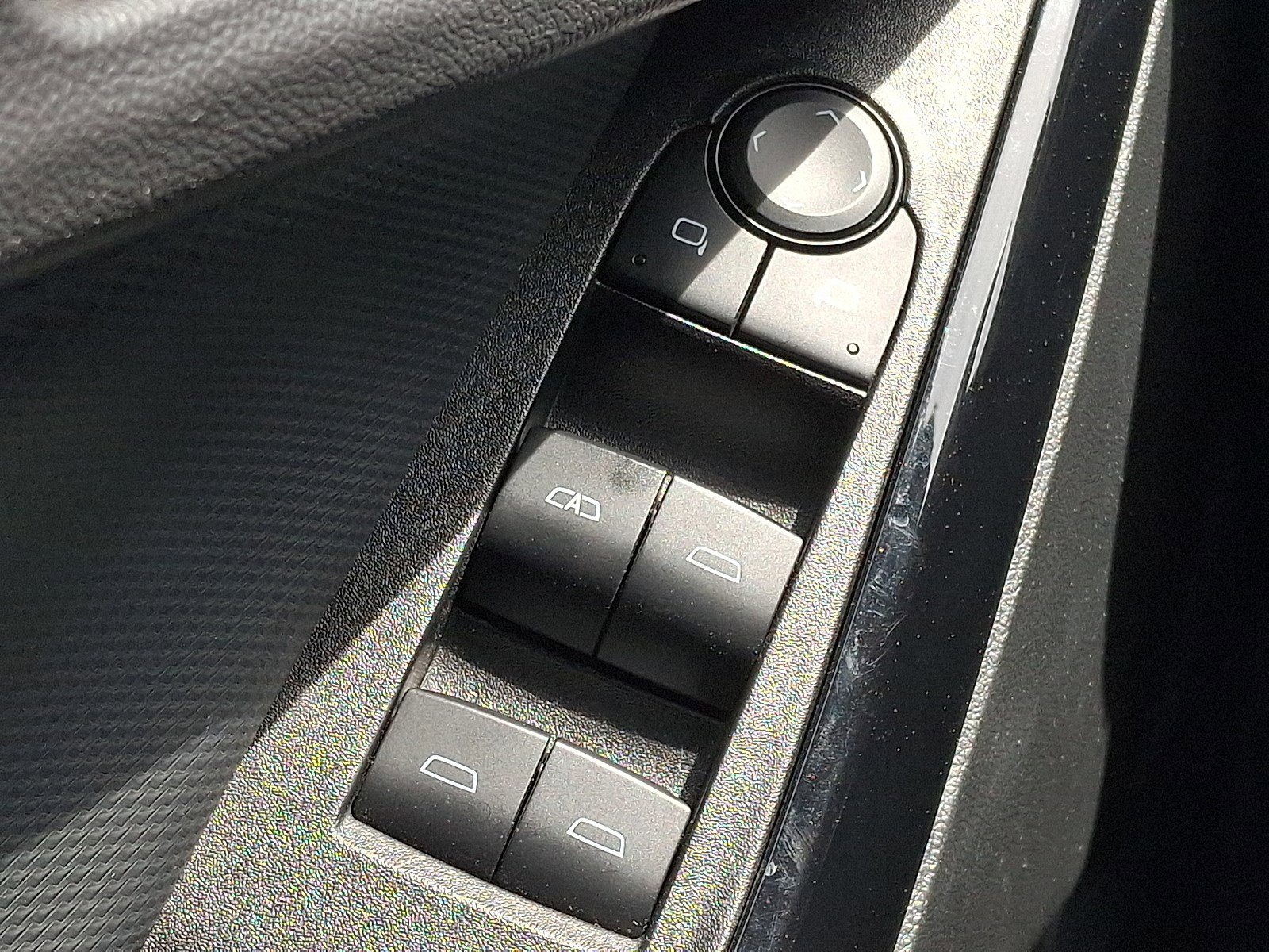 Used 2025 Chevrolet Equinox LT image 25