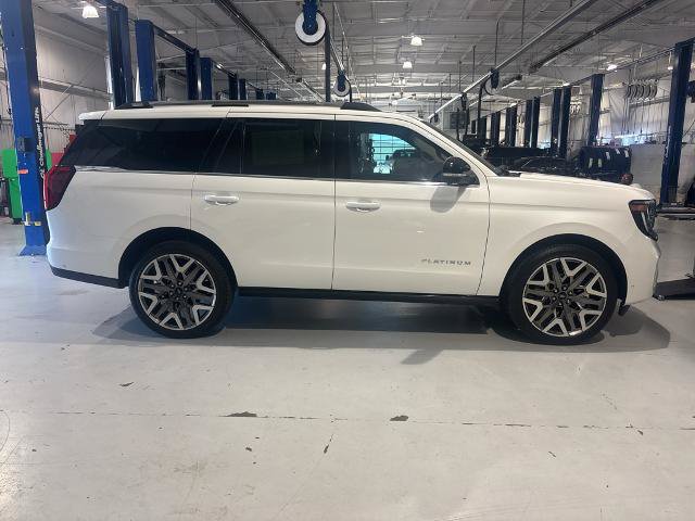 Certified 2025 Ford Expedition Platinum w/ Platinum Ultimate Package AWD/4WD image 4