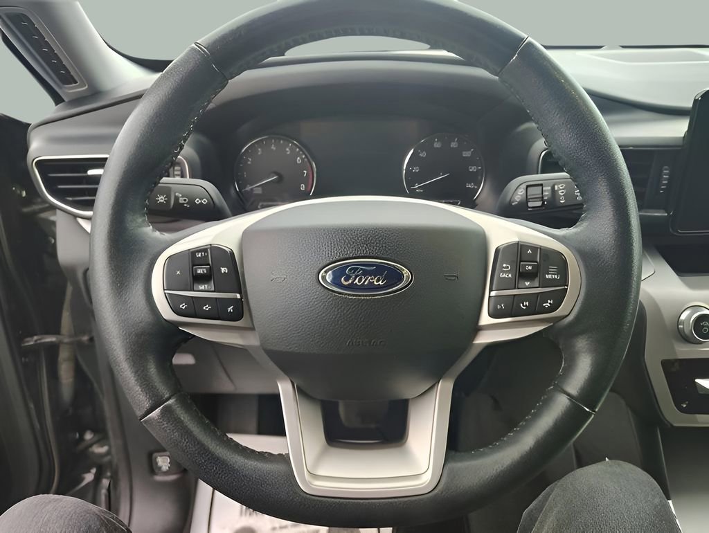 Certified 2022 Ford Explorer XLT w/ Equipment Group 202A image 13