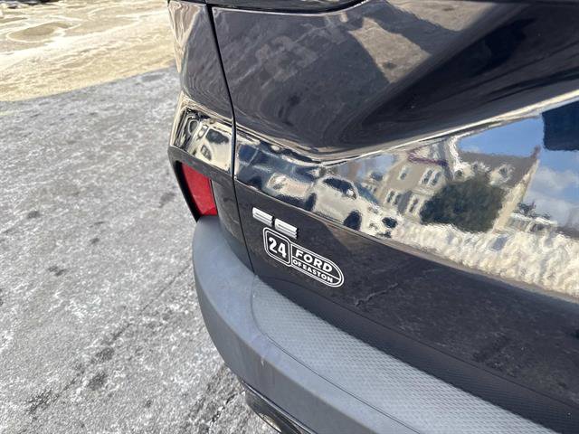 Certified 2021 Ford Escape SE w/ SE Sport Appearance Package image 5
