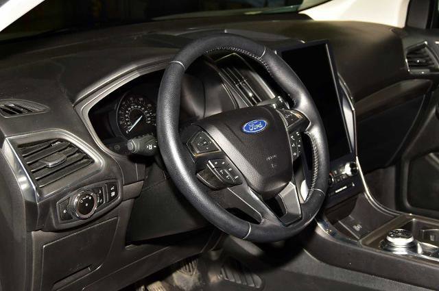 Certified 2023 Ford Edge Titanium w/ Class II Trailer Tow Package AWD/4WD image 13