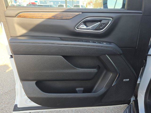 Used 2024 Chevrolet Suburban Premier AWD/4WD image 20