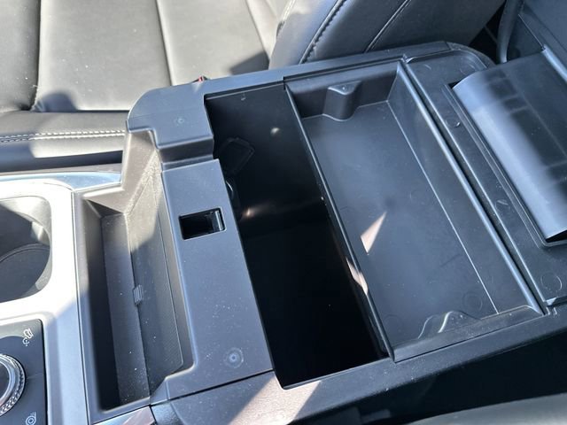 Certified 2023 Ford Explorer XLT w/ Equipment Group 202A image 29