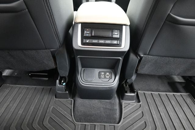 Used 2023 Subaru Ascent Limited AWD/4WD image 22