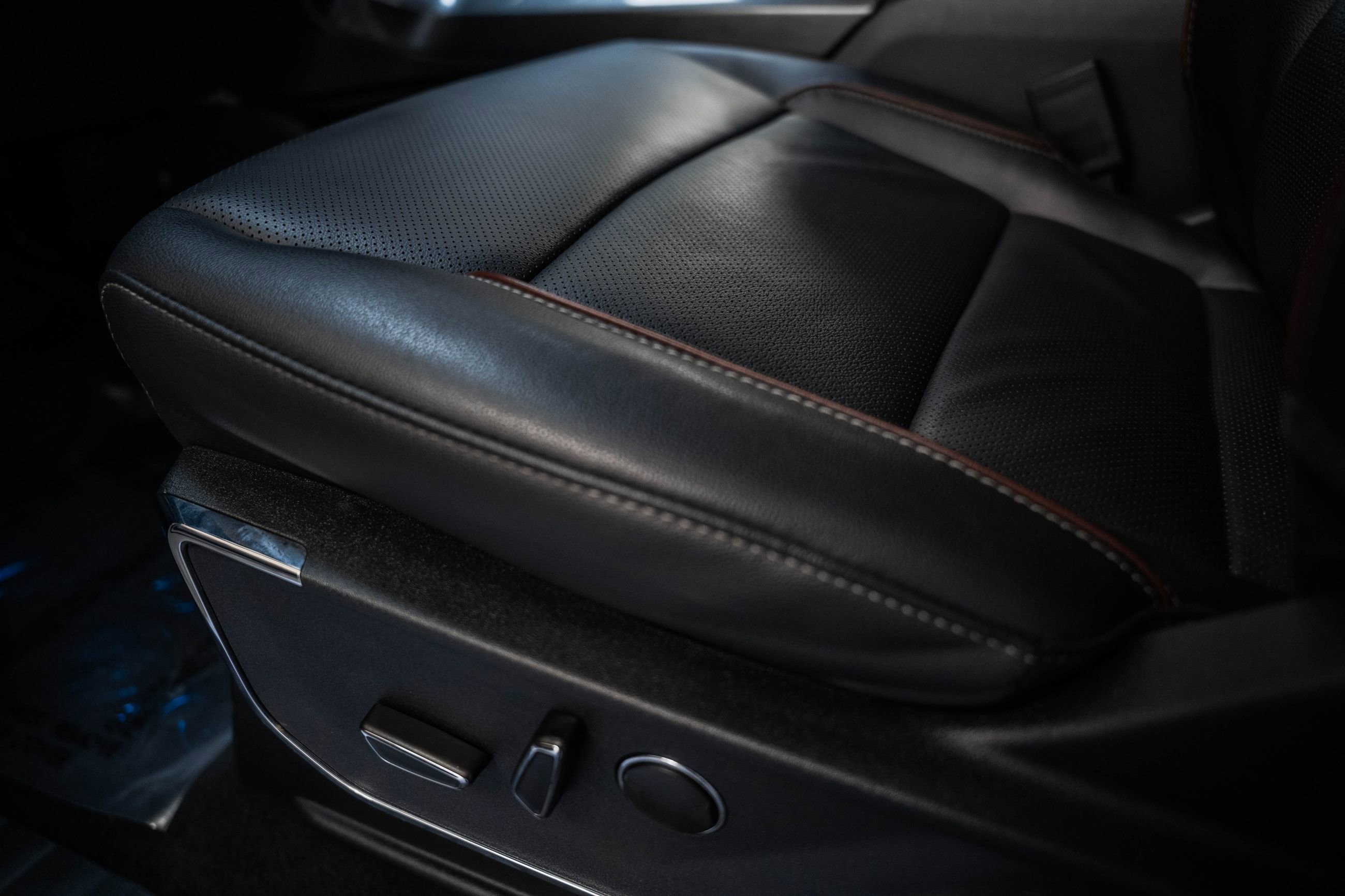 Certified 2023 Ford F150 Lariat w/ Equipment Group 502A High image 44