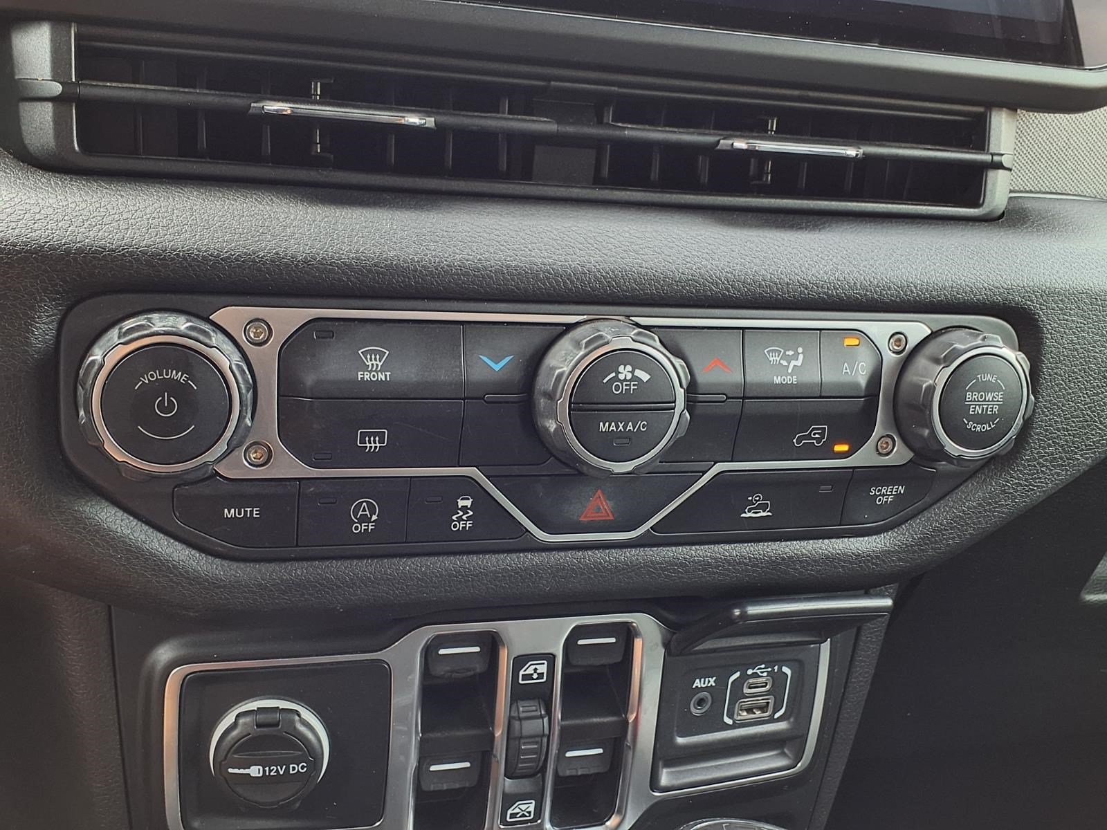 Used 2024 Jeep Wrangler Unlimited Sport AWD/4WD image 19