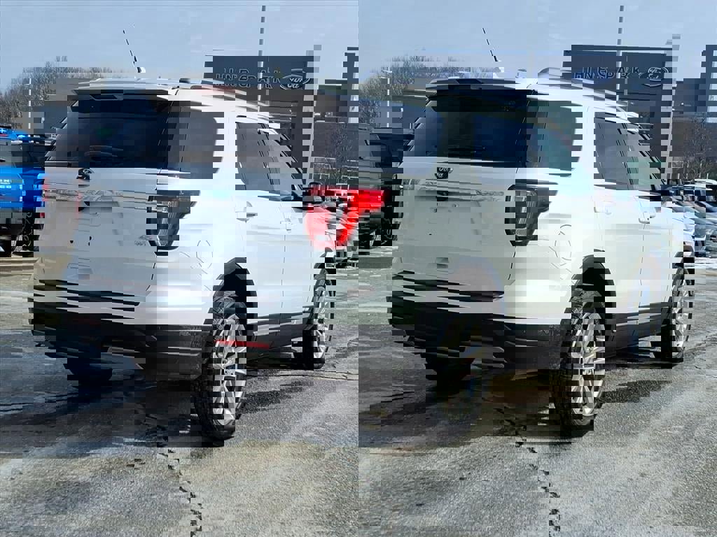 Certified 2019 Ford Explorer XLT w/ Equipment Group 202A image 5