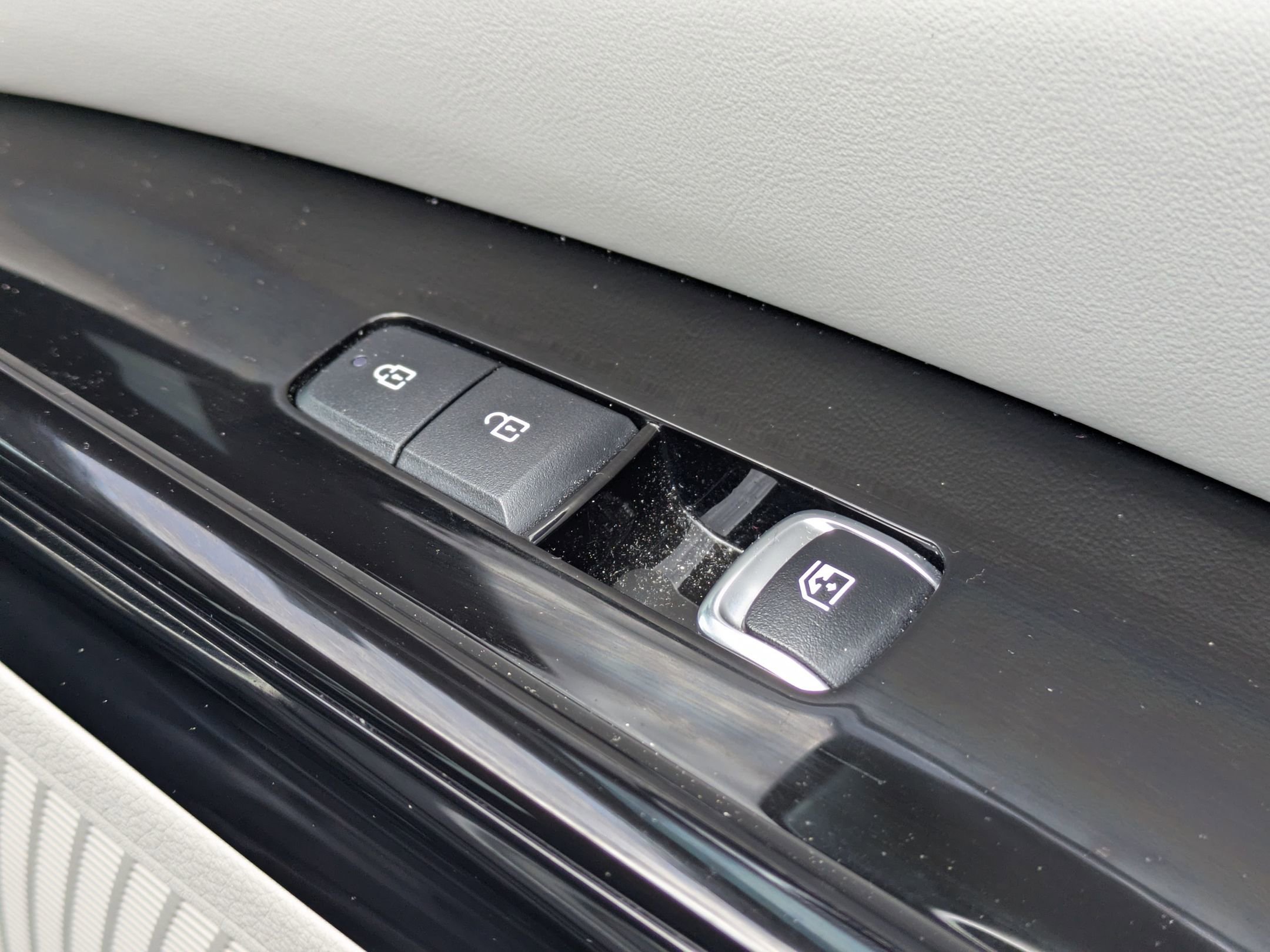 Used 2023 Kia Carnival SX Prestige FWD image 38
