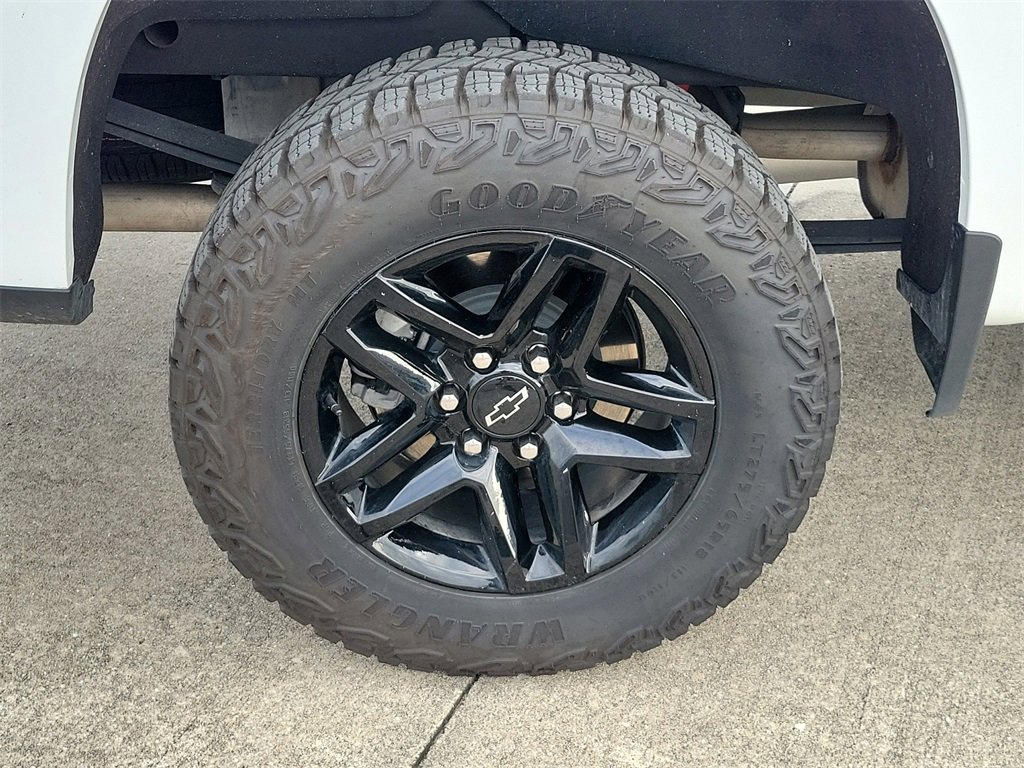 Used 2024 Chevrolet Silverado 1500 LT Trail Boss w/ Convenience Package II image 5