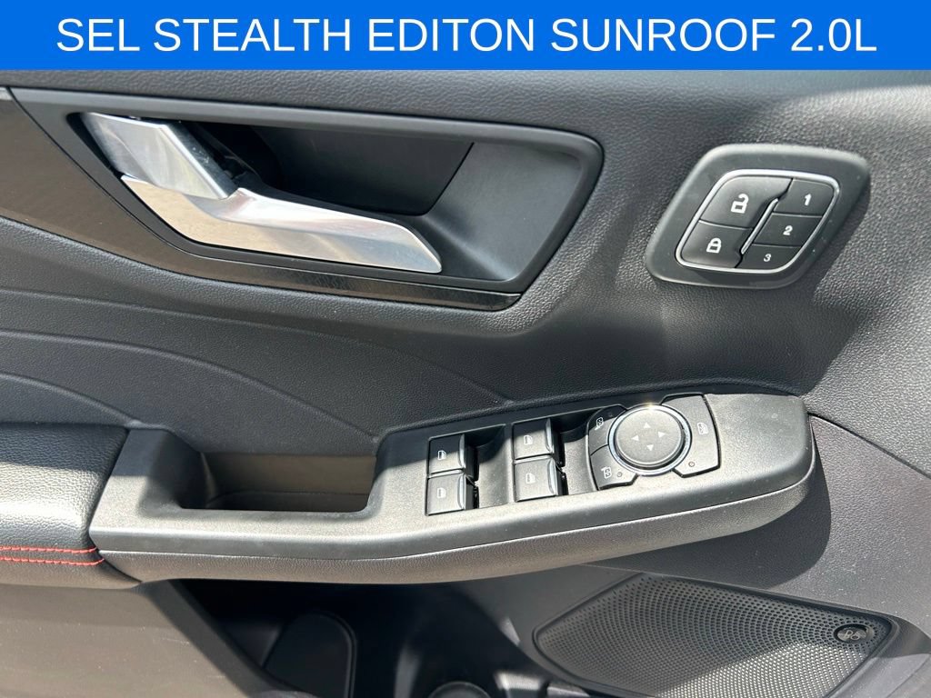 Certified 2022 Ford Escape SEL w/ SEL Stealth AWD Package image 11