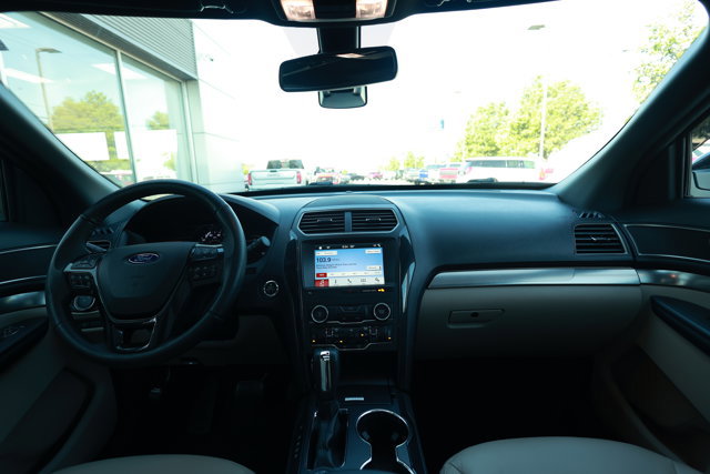 Certified 2018 Ford Explorer XLT w/ Equipment Group 202A AWD/4WD image 12