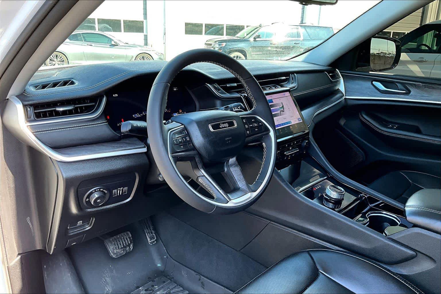 Used 2023 Jeep Grand Cherokee L Limited w/ Luxury Tech Group II RWD image 18