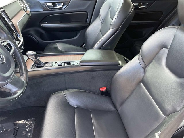Used 2020 Volvo S60 T5 Momentum w/ Premium Package image 21