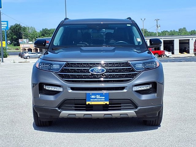 Certified 2023 Ford Explorer XLT w/ Equipment Group 202A AWD/4WD image 4