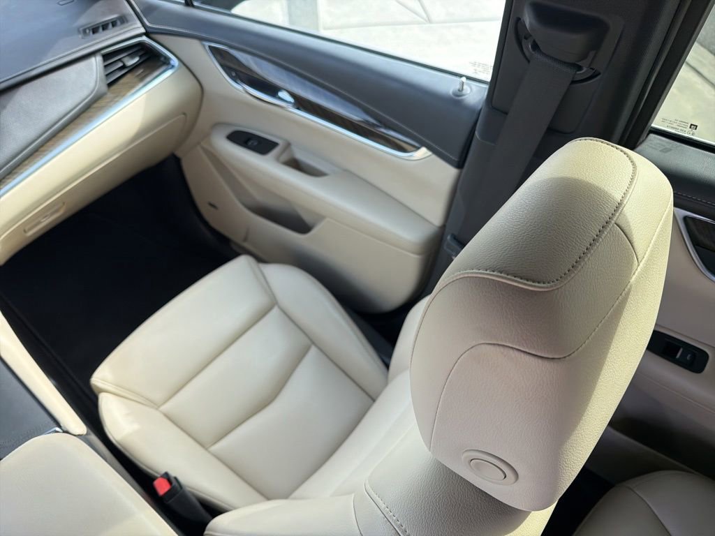 Used 2017 Cadillac XT5 FWD image 18