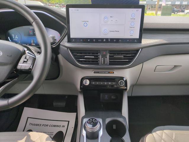 Certified 2023 Ford Escape Platinum w/ Premium Technology Package AWD/4WD image 15
