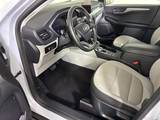Certified 2025 Ford Escape Active AWD/4WD image 15