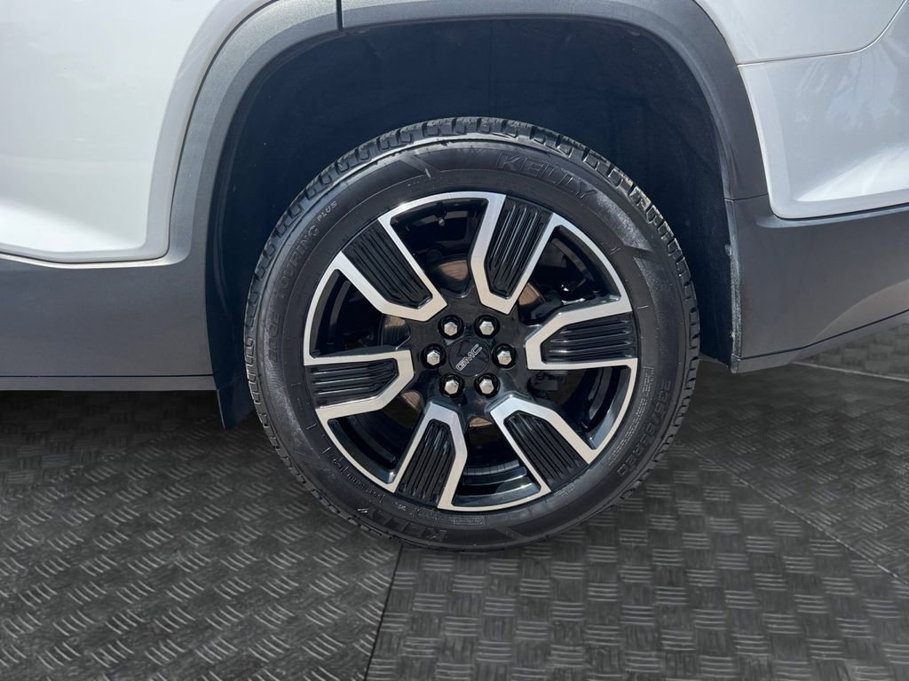 Used 2021 GMC Acadia SLE w/ Driver Convenience Package FWD image 17