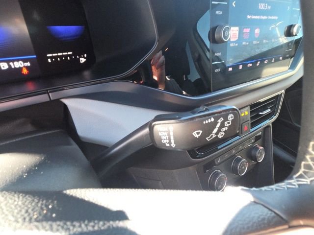 Used 2022 Volkswagen Taos SE image 34