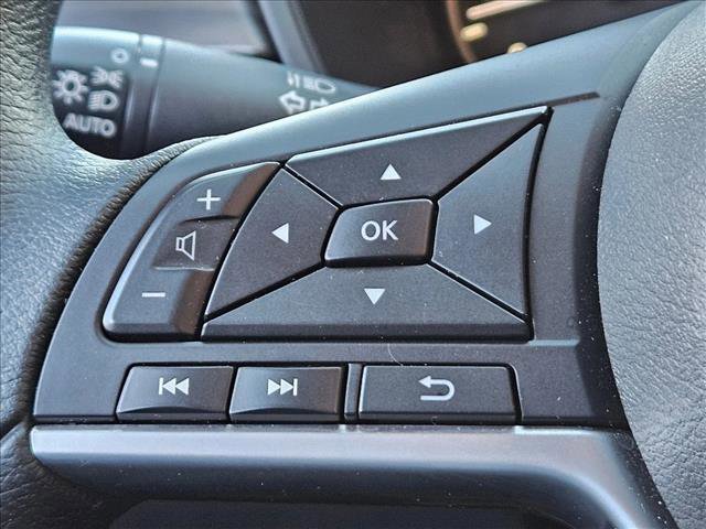 Used 2025 Nissan Altima 2.5 SV image 13