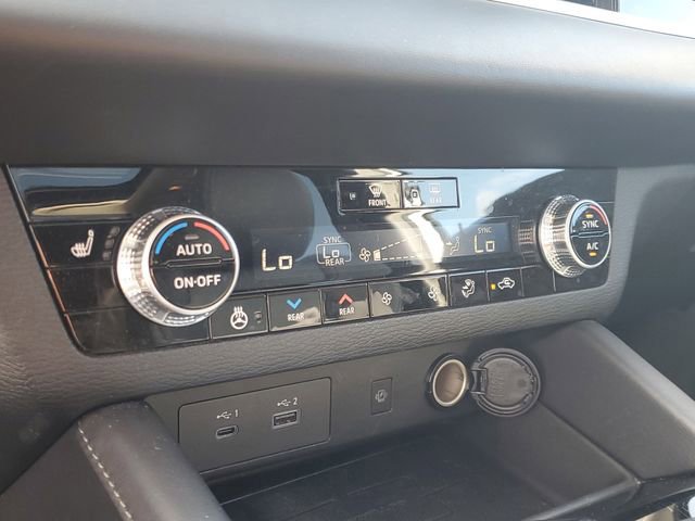 Used 2024 Mitsubishi Outlander SEL image 29