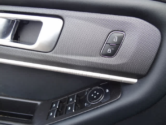 Certified 2025 Ford Explorer ST-Line AWD/4WD image 18