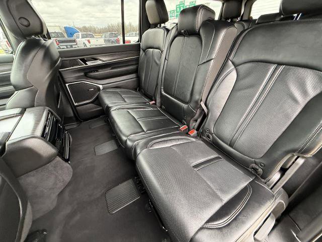 Used 2024 Jeep Wagoneer Series II w/ Flexible Seating Group AWD/4WD image 32