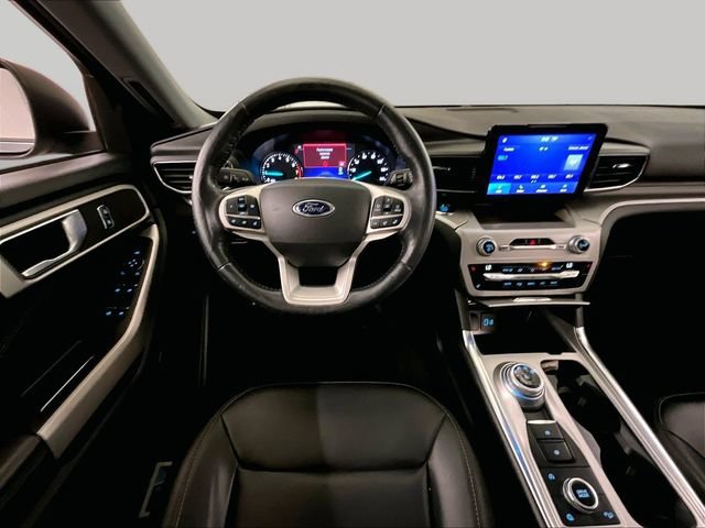Certified 2021 Ford Explorer XLT w/ Equipment Group 202A AWD/4WD image 5