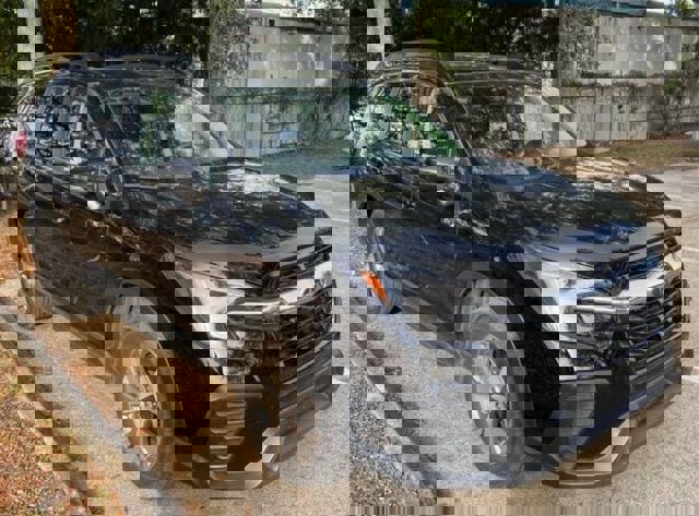 Used 2023 Subaru Ascent Premium w/ Convenience Package image 1