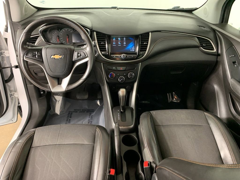 Used 2017 Chevrolet Trax LT w/ Driver Confidence Package FWD image 30