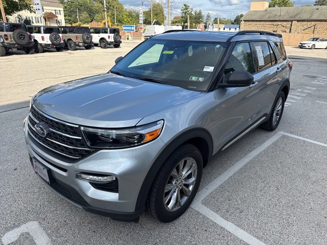 Certified 2022 Ford Explorer XLT w/ Equipment Group 202A image 2