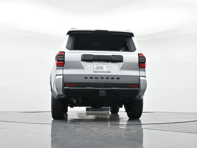 Used 2025 Toyota 4Runner SR5 AWD/4WD image 41