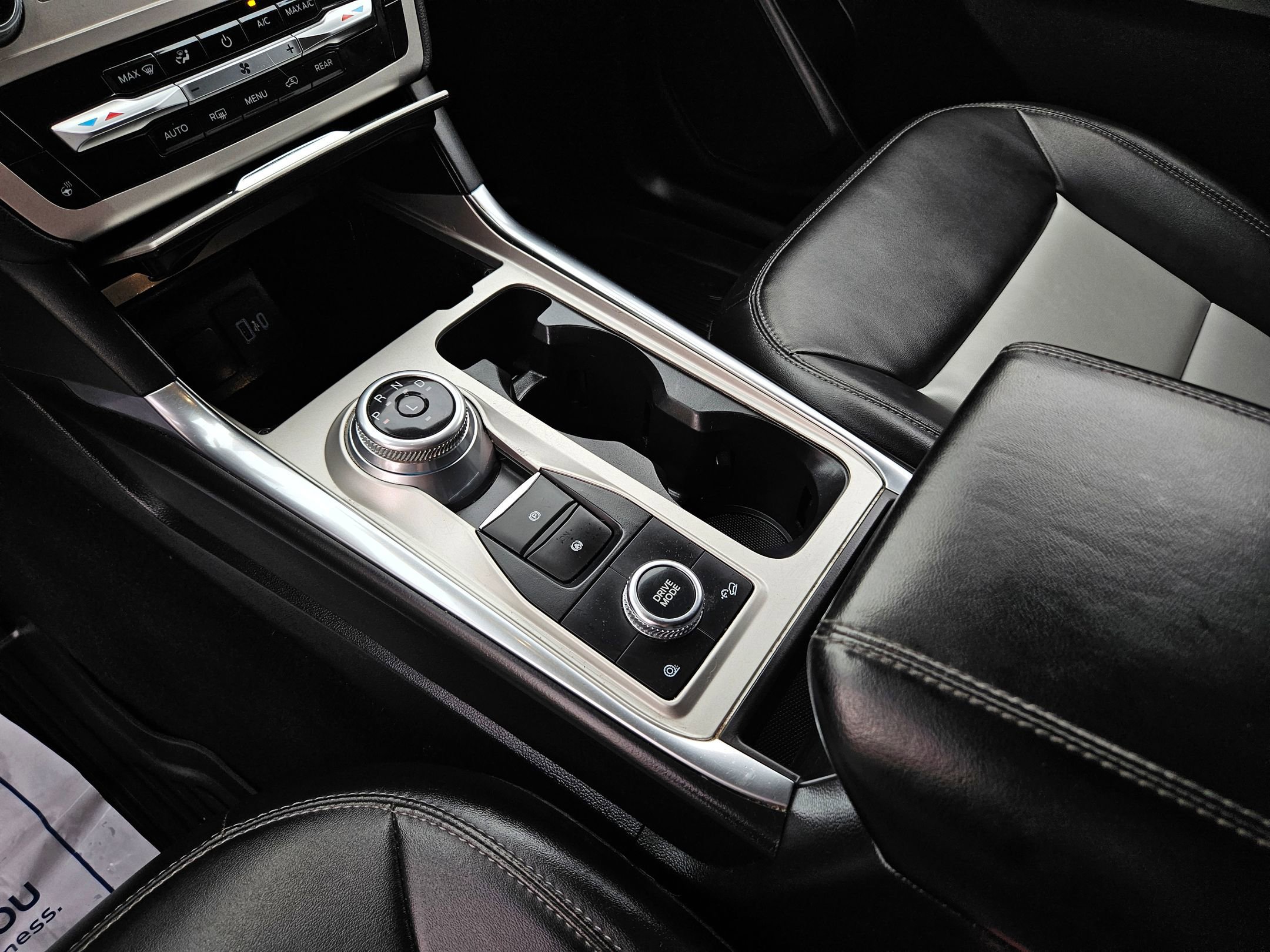 Certified 2022 Ford Explorer XLT w/ Equipment Group 202A image 13