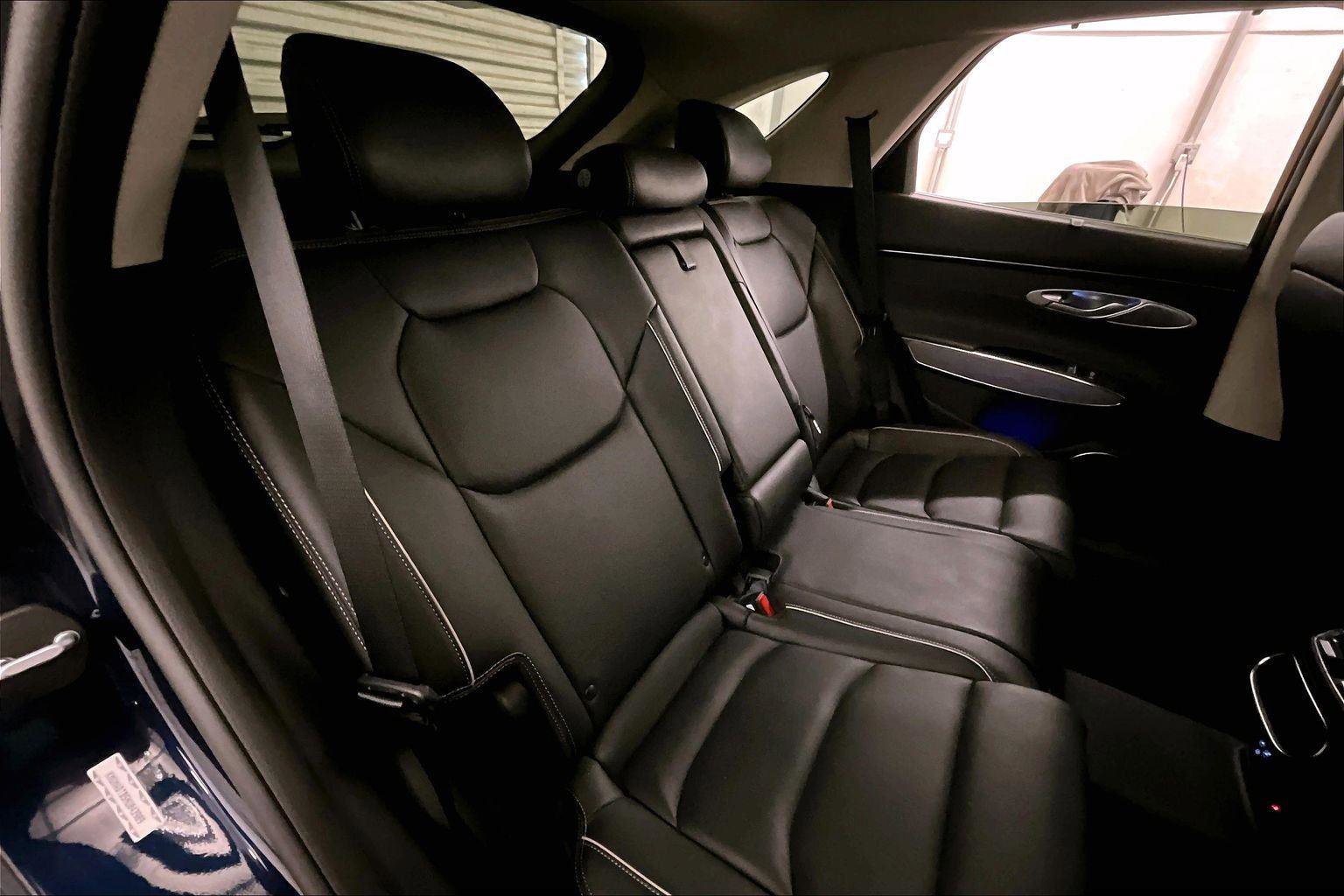 Used 2022 Genesis GV70 2.5T w/ Advanced Package image 26