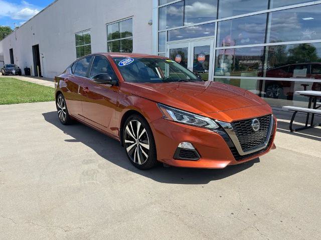 Used 2020 Nissan Altima 2.5 SR w/ Premium Package FWD image 1