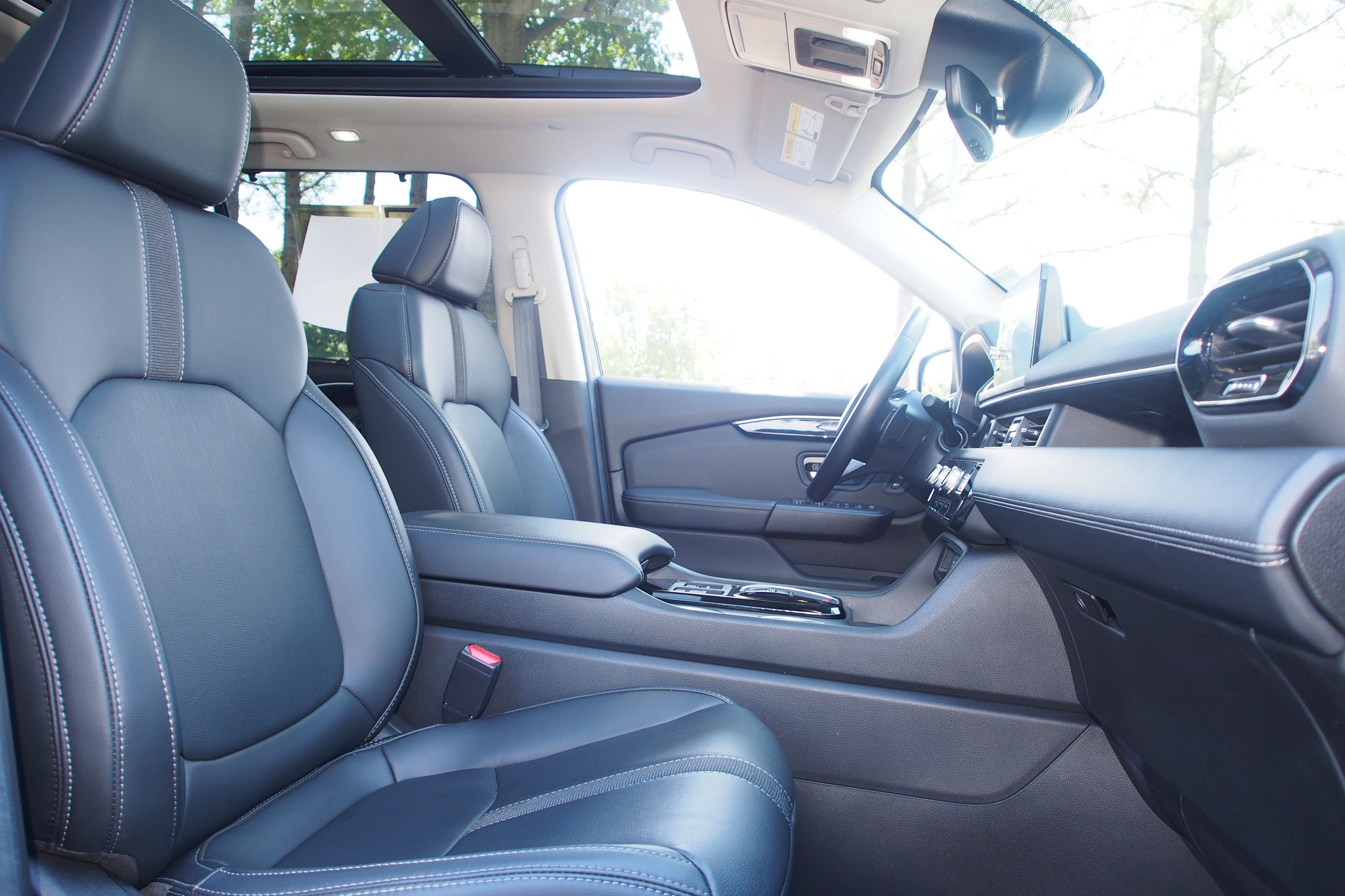 Used 2025 Honda Pilot Touring image 12