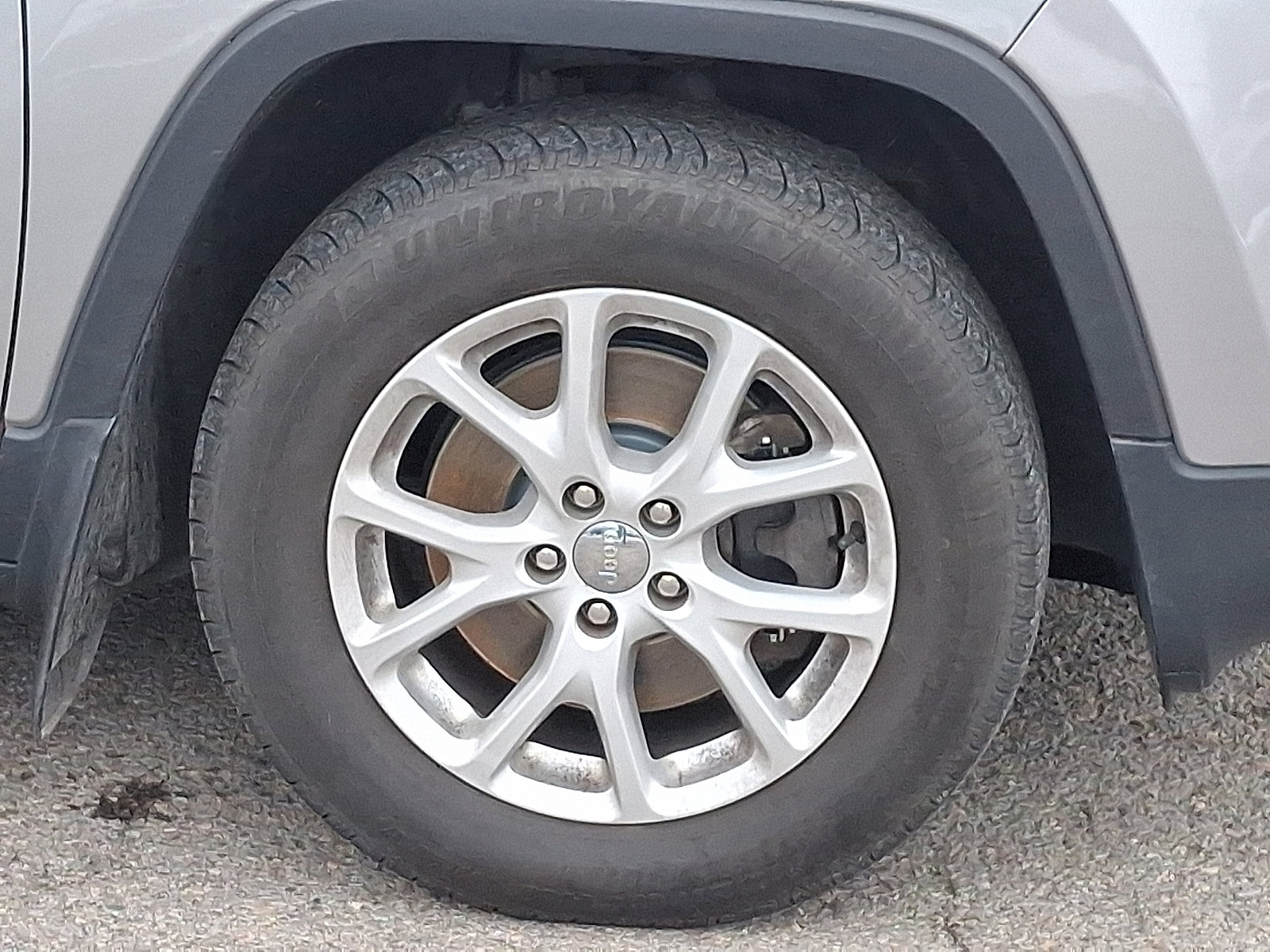 Used 2017 Jeep Cherokee Latitude w/ Cold Weather Group image 8