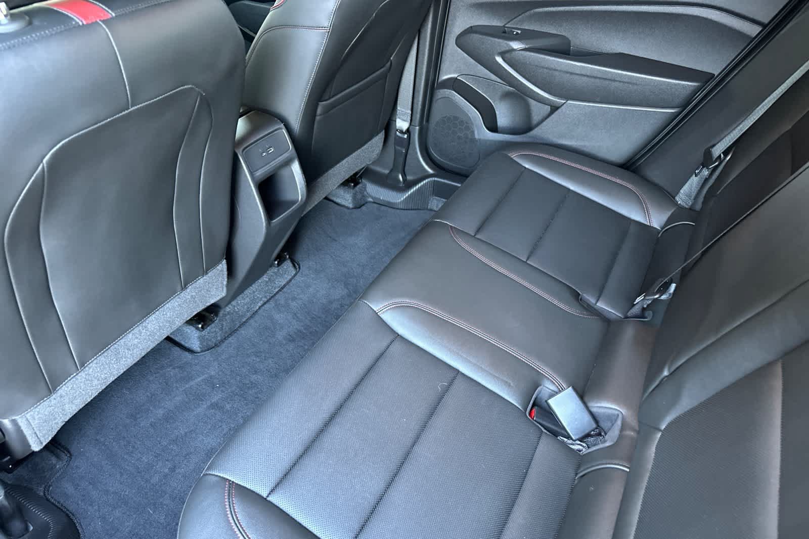 Used 2024 Chevrolet Trax RS w/ Sunroof Package FWD image 4