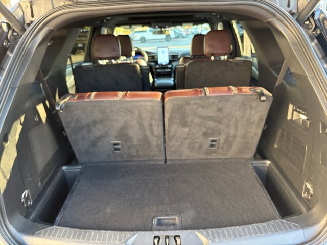 Certified 2023 Ford Explorer Platinum w/ Technology Package AWD/4WD image 34