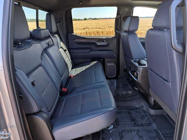 Used 2023 Chevrolet Silverado 1500 High Country w/ High Country Premium Package AWD/4WD image 22