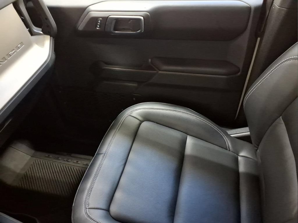 Certified 2025 Ford Bronco Outer Banks w/ Sasquatch Package AWD/4WD image 20
