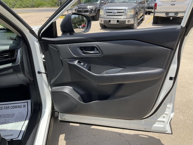 Used 2024 Nissan Rogue S FWD image 19