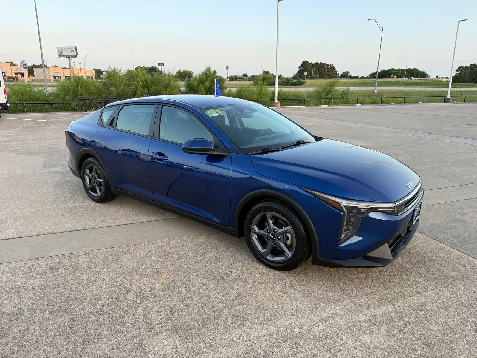 Used 2025 Kia K4 FWD image 3