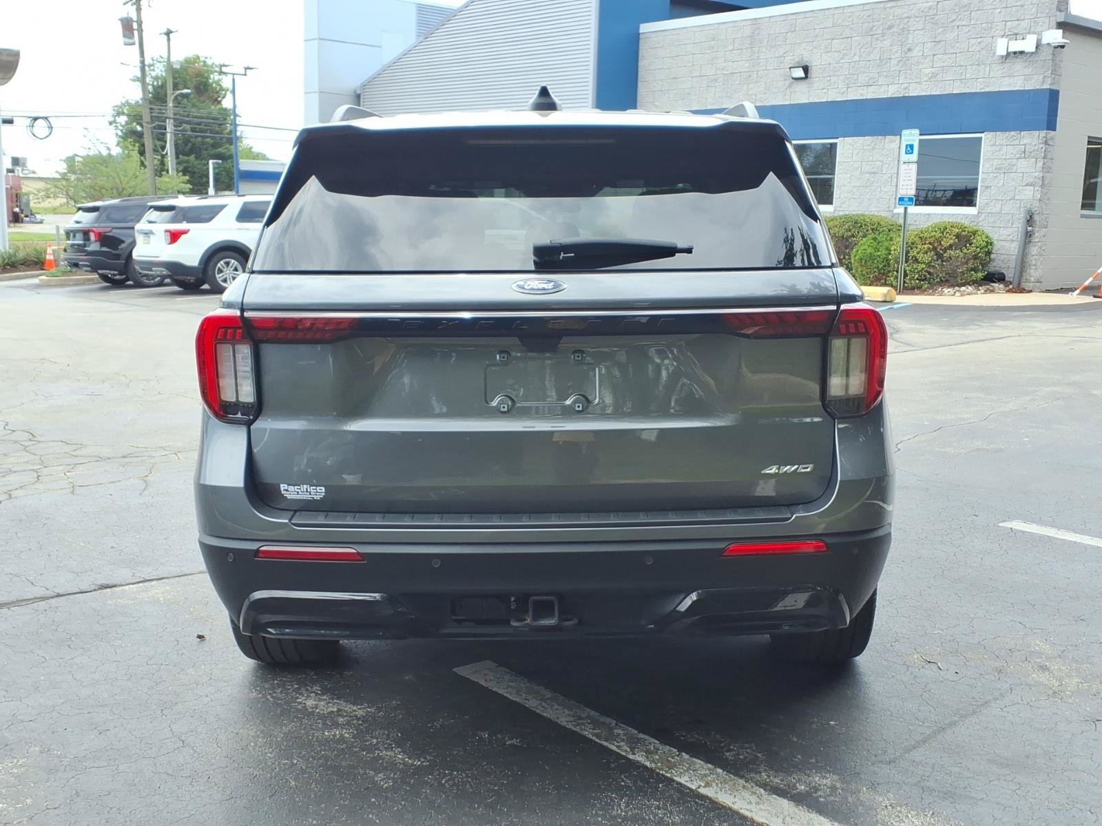 Certified 2025 Ford Explorer ST-Line w/ ST-Line Street Pack AWD/4WD image 5